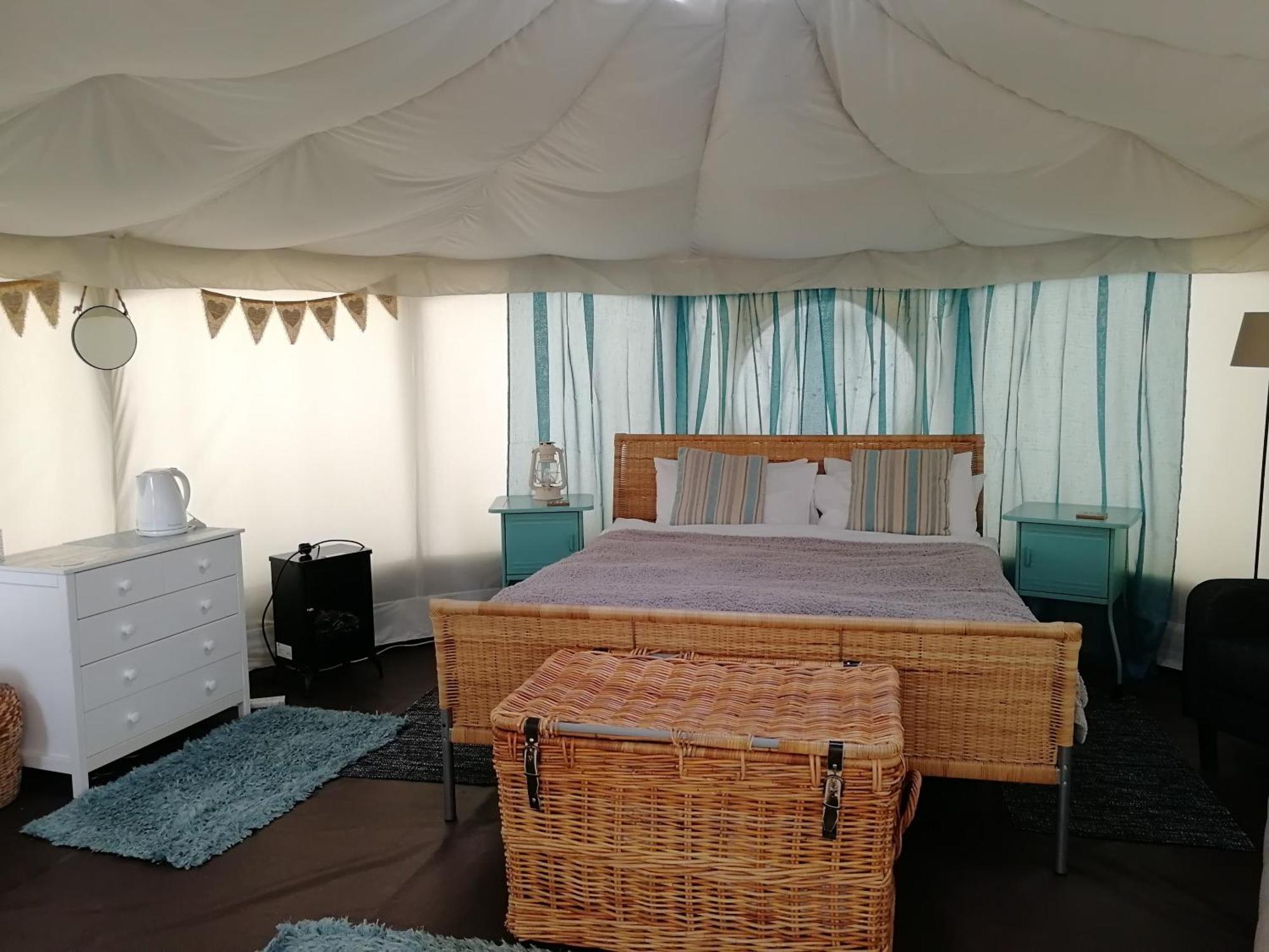The Little Hide - Adult Only Camping Pods Wigginton  Zewnętrze zdjęcie