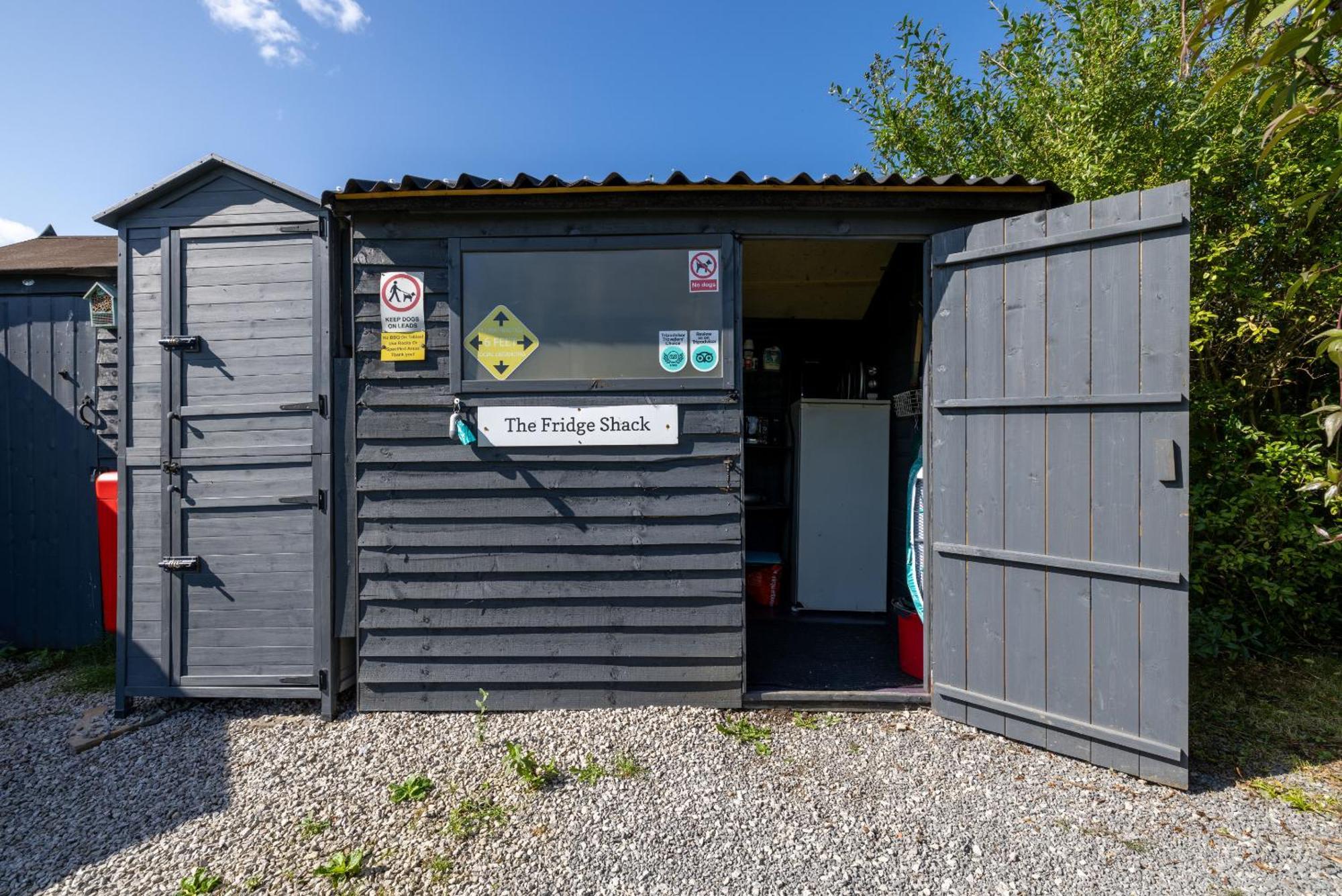 The Little Hide - Adult Only Camping Pods Wigginton  Zewnętrze zdjęcie